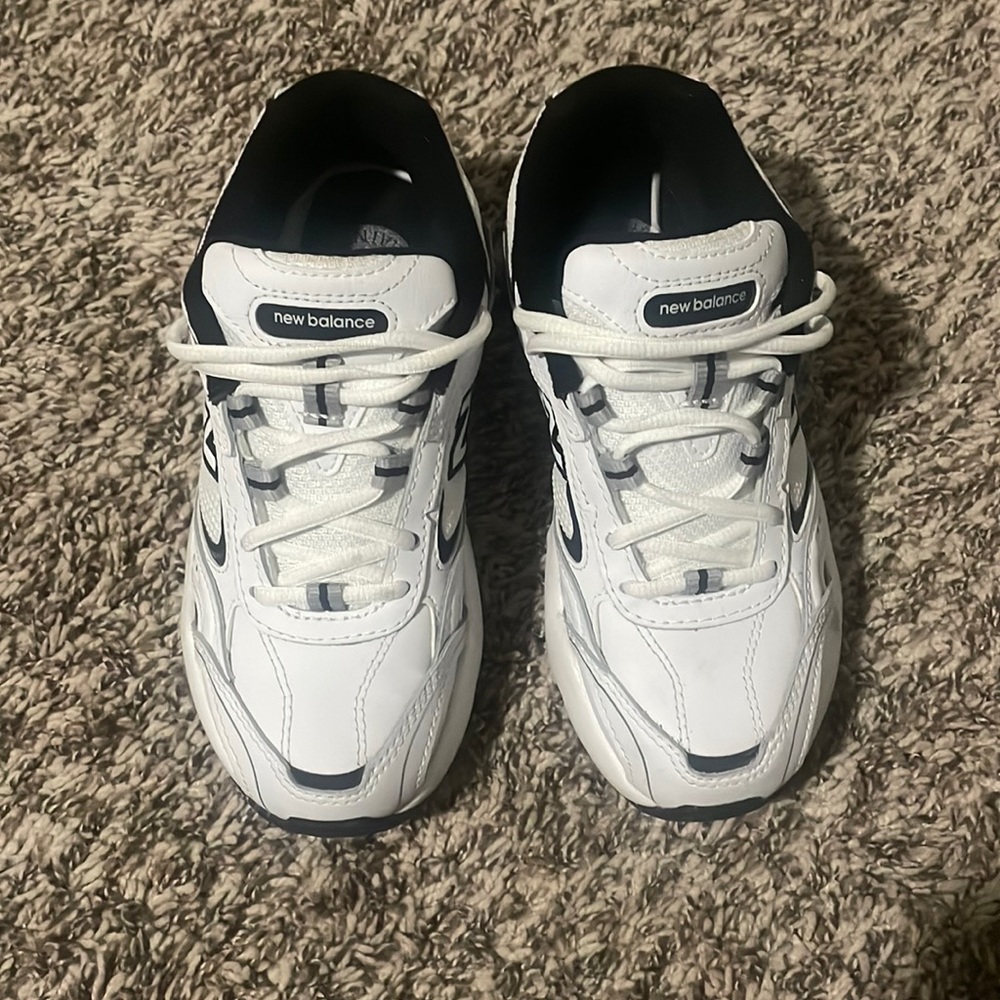 sneakers, like new